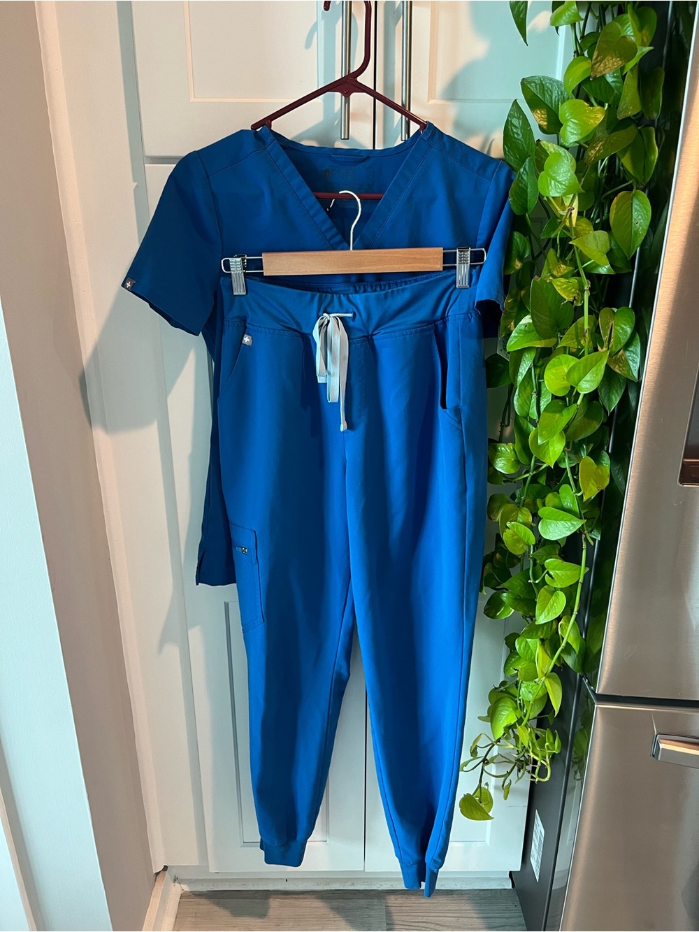 FIGS Royal Blue Women's Scrub Jogger Pants and Top Set